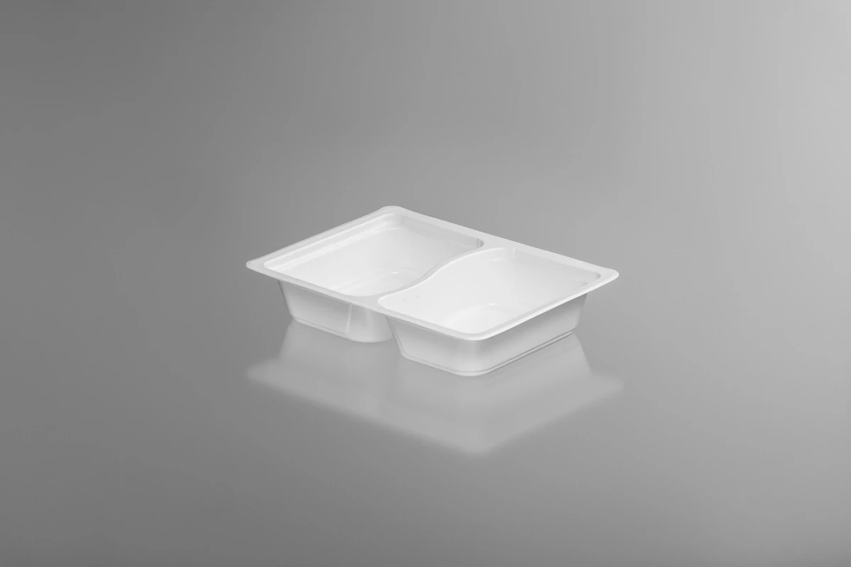 650 ml-es 50/50 arányban osztott PP doboz